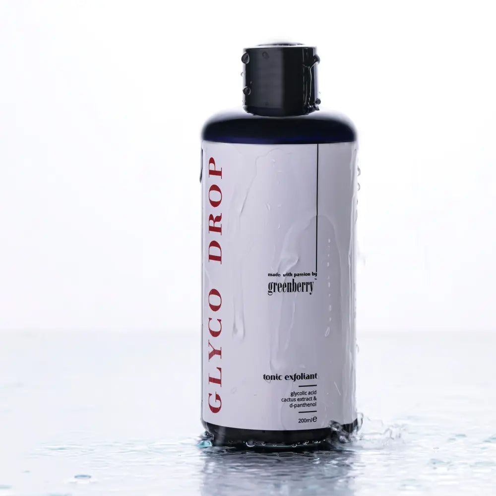 Tonic Glyco Drop cu textura uda si picaturi de apa pentru hidratare si curatare